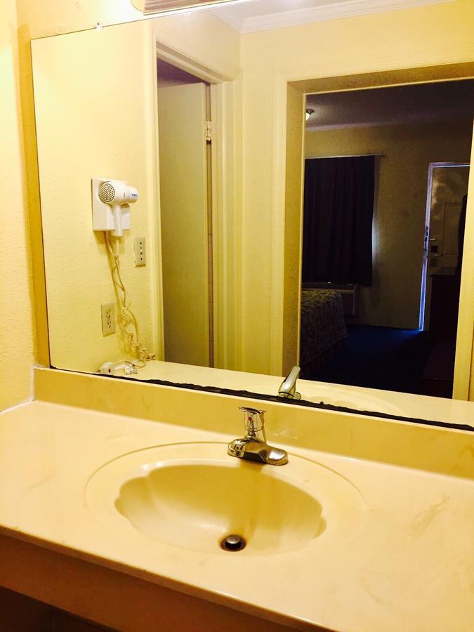 Ross Motel วิลเลียมสตัน ภายนอก รูปภาพ